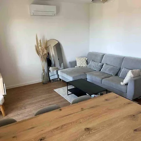 T2 Neuf Avec Vue A 2 Pas Du Centre Et Proche Des Plages *