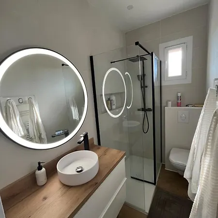 T2 Neuf Avec Vue A 2 Pas Du Centre Et Proche Des Plages Apartment *